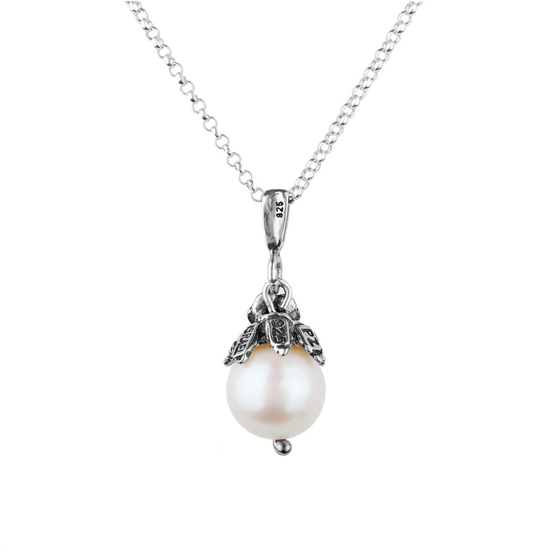 Floral Pearl Pendant Necklace