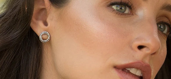 5 Easy Ways to Keep Silver Jewelry Shiny 