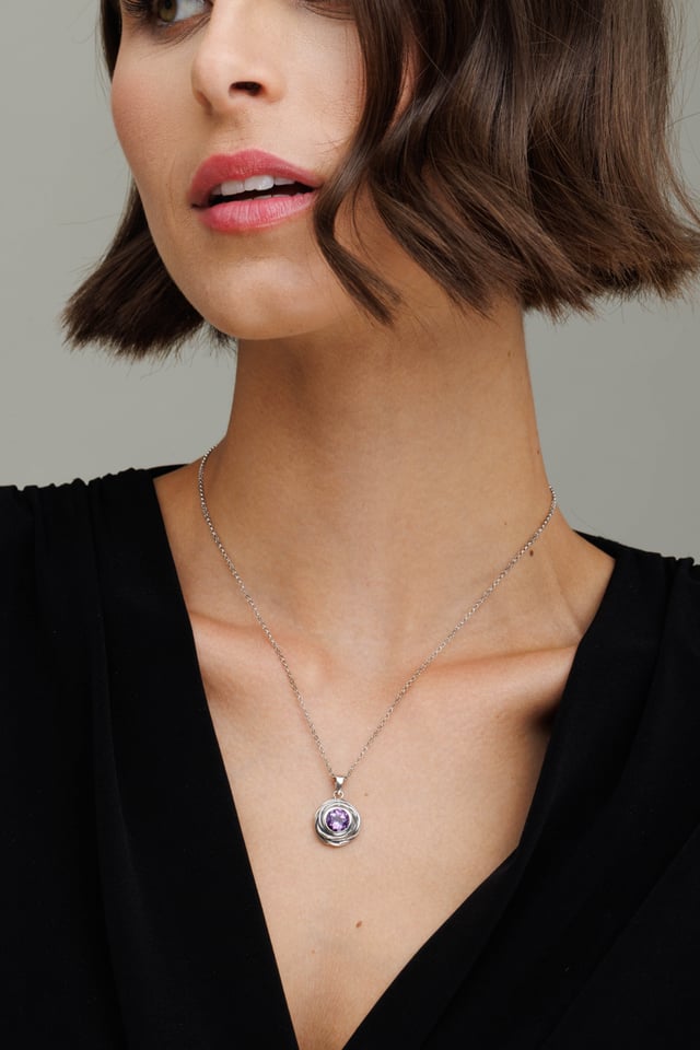 Exquisite Silver Gemstone Swirl Designer Pendant with 18'' Rolo Chain