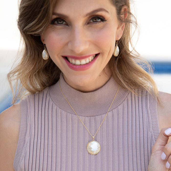 Danny Newfeld Jewelry 14K Gold Pearl Pendant Necklace