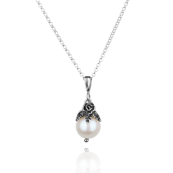 Floral Pearl Pendant Necklace