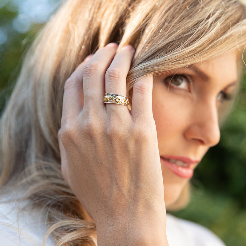X's Spinner Ring